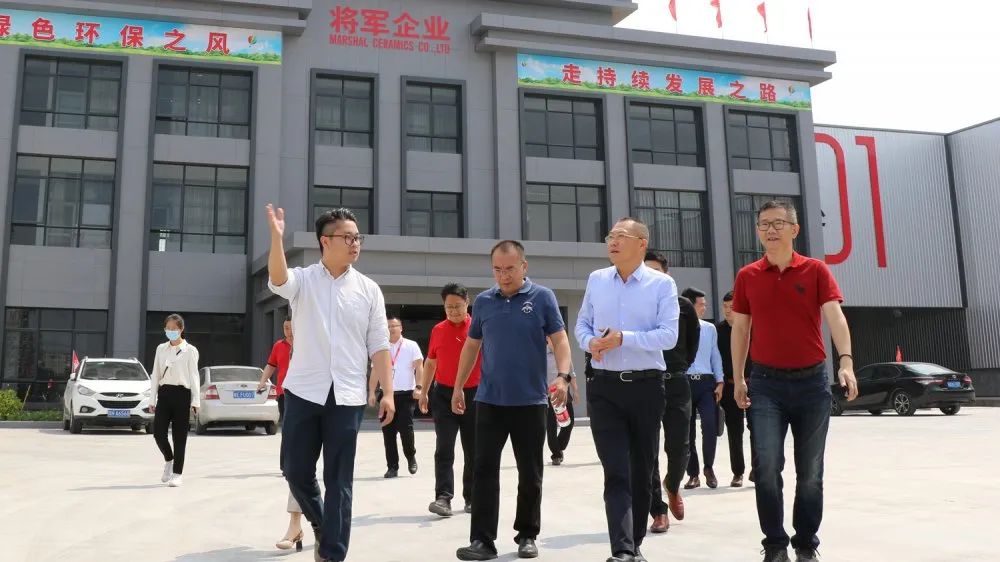 聚焦|深家協(xié)佛山巖板企業(yè)調(diào)研組蒞臨將軍企業(yè)參觀考察！(圖1)